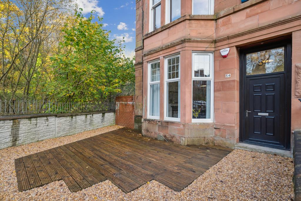 Woodford Street, Main Door, Shawlands, Glasgow, G41 3HN 2 bed flat for sale £199,000