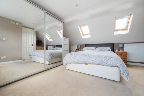 35 Rydes Avenue, Guildford, GU2 9SR