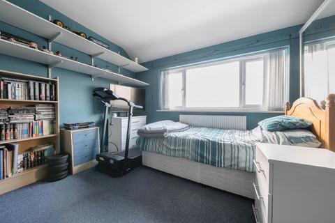 35 Rydes Avenue, Guildford, GU2 9SR