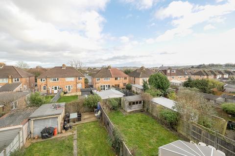 35 Rydes Avenue, Guildford, GU2 9SR