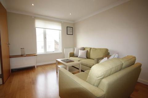 2 bedroom flat to rent, Easter Road, Edinburgh, EH7