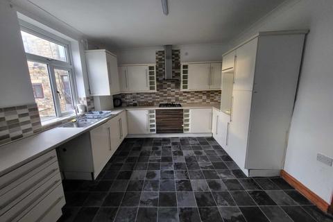 5 bedroom terraced house for sale, Headfield Road, Dewsbury