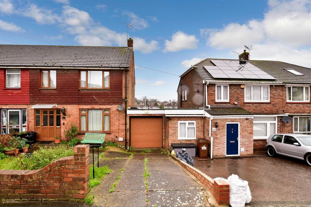 Snodhurst Avenue, Walderslade, Chatham, Kent 3 bed semidetached house