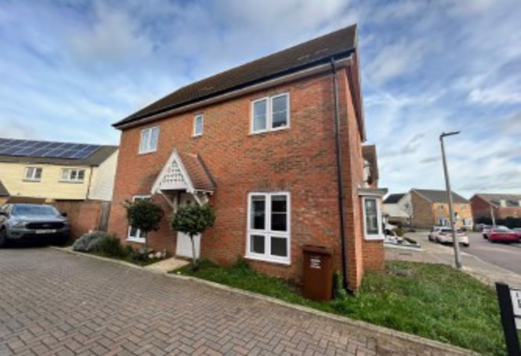 Flora Way, Hoo, Rochester, Kent 3 bed semidetached house to rent £1,700 pcm (£392 pw)