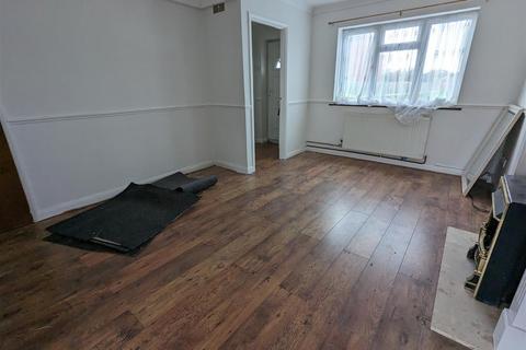 3 bedroom end of terrace house to rent, Portsea Road, Tilbury