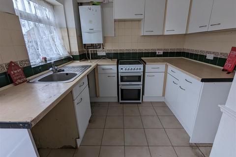 3 bedroom end of terrace house to rent, Portsea Road, Tilbury