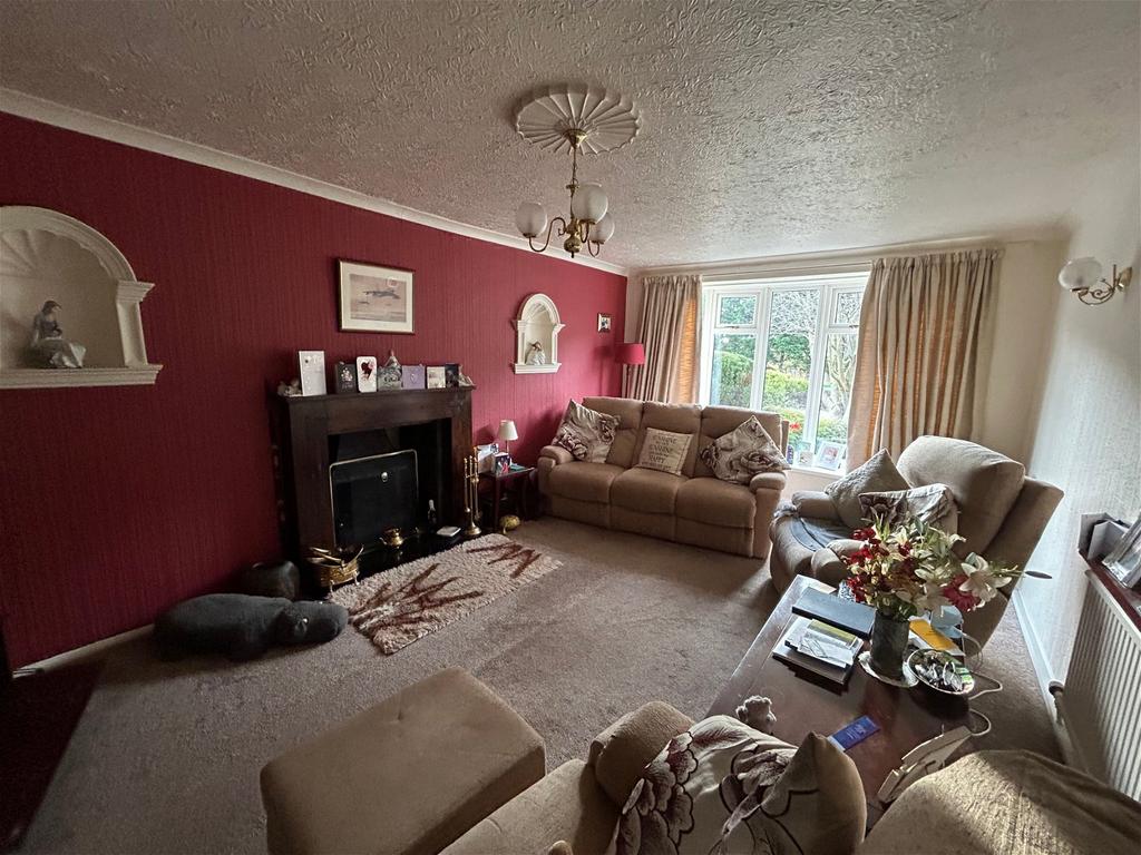 Everingtons Lane, Skegness... 3 bed detached bungalow £250,000