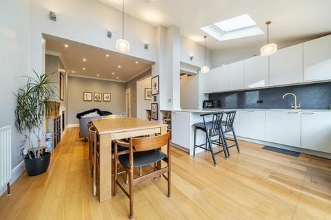 26 The Quadrant, London, SW20 8SP