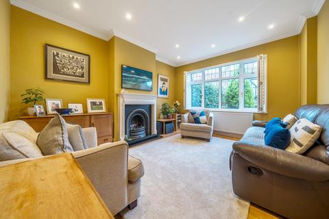 26 The Quadrant, London, SW20 8SP