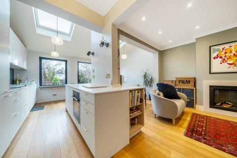 26 The Quadrant, London, SW20 8SP