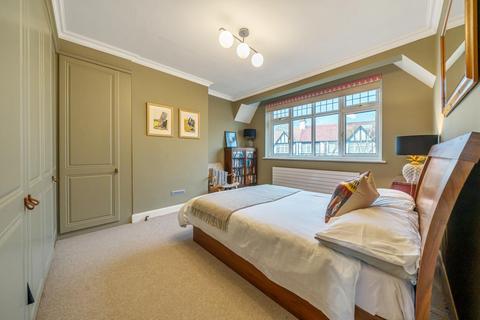 26 The Quadrant, London, SW20 8SP
