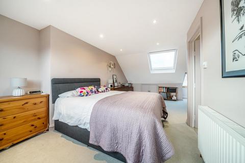 26 The Quadrant, London, SW20 8SP