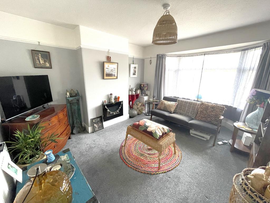 Kings Ash Road, Paignton 1 bed flat £600 pcm (£138 pw)