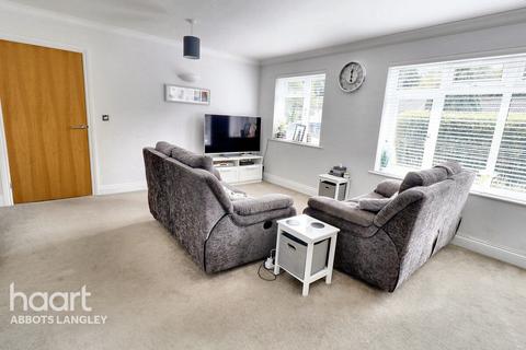 2a Lower Tail, Carpenders Park, Watford, WD19 5DD