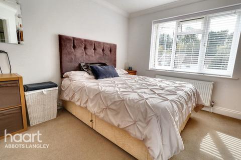 2a Lower Tail, Carpenders Park, Watford, WD19 5DD