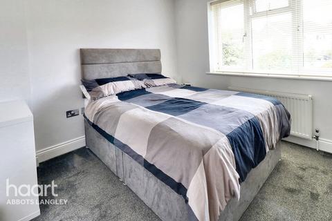 2a Lower Tail, Carpenders Park, Watford, WD19 5DD