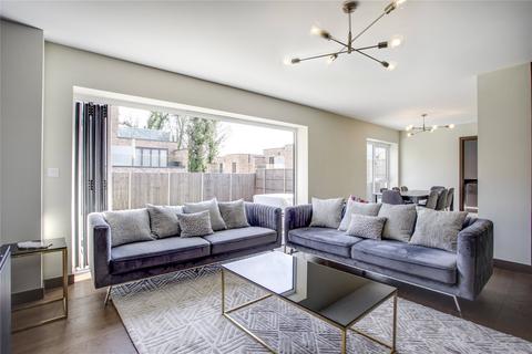 2 Albert Broccoli Road, Denham, Uxbridge, UB9 5FJ