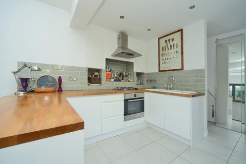 69 Cheam Common Road, Worcester Park, KT4 8TE
