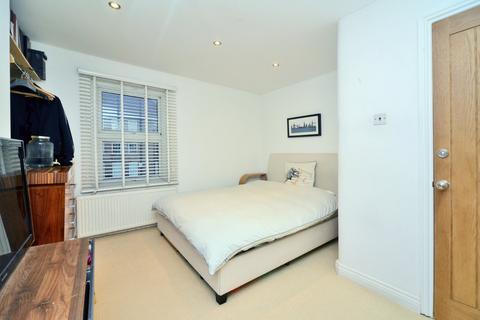 69 Cheam Common Road, Worcester Park, KT4 8TE