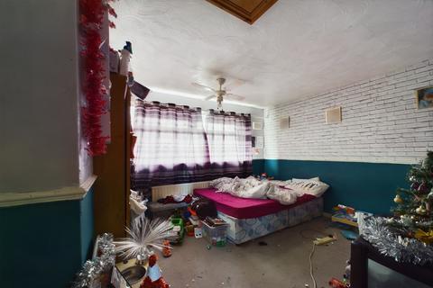 3 bedroom end of terrace house for sale, Leam Lane, Gateshead