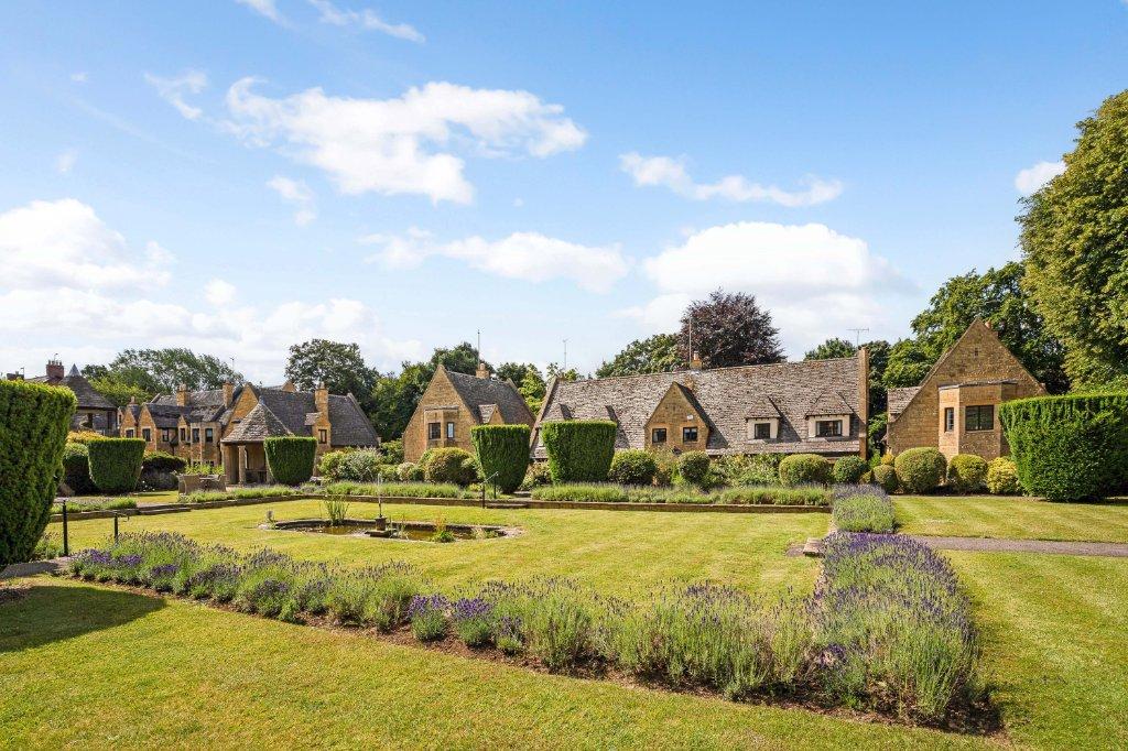 Communal Grounds