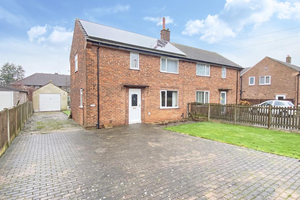 Woodfield Drive, Harrogate 3 bed semidetached house for sale £250,000
