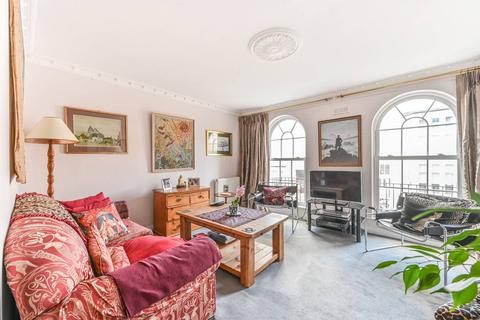 3 bedroom terraced house for sale, Vicarage Crescent, Battersea Square, London, SW11