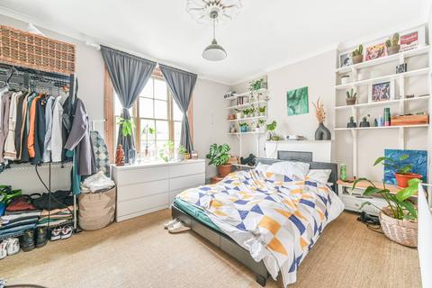2 bedroom maisonette for sale, Hartington Road, Stockwell, London, SW8