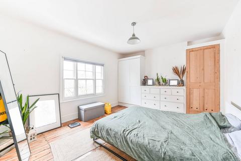 2 bedroom maisonette for sale, Hartington Road, Stockwell, London, SW8