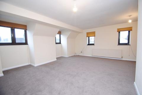 2 bedroom apartment for sale, VACANT TOP FLOOR APARTMENT - WESTCLIFF ON SEA