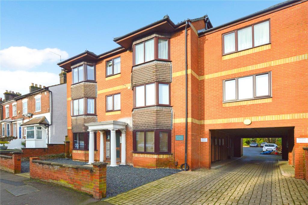 Dunstable, Bedfordshire LU6 1 bed apartment for sale £140,000