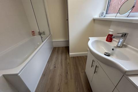 3 Sandiway Place, Stoke-on-trent, ST1 6SQ