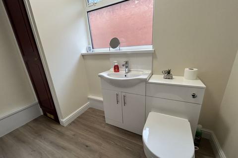 3 Sandiway Place, Stoke-on-trent, ST1 6SQ