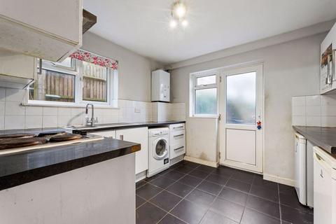 2 bedroom ground floor maisonette for sale, Staines Avenue, Sutton