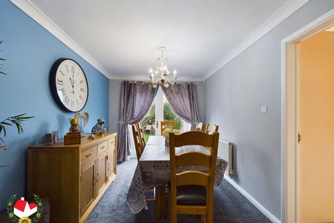 4 bedroom detached house for sale, Plum Tree Close, Abbeymead, Gloucester, GL4 5BX