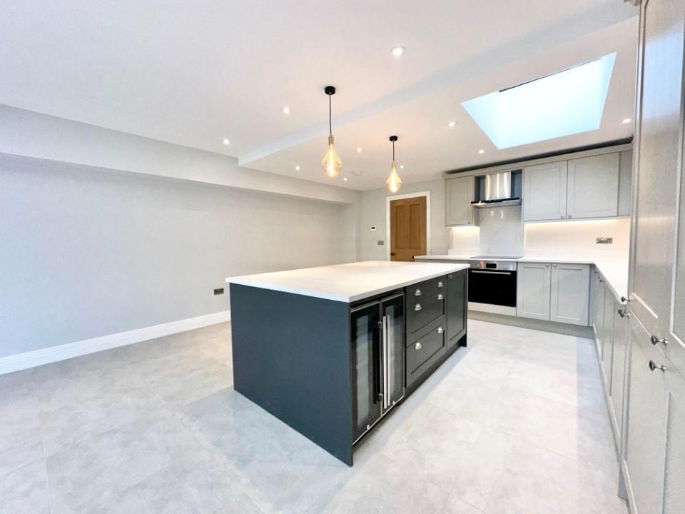 Ampthill Road, Flitwick, Bedfordshire, MK45 1AZ 3 bed semidetached