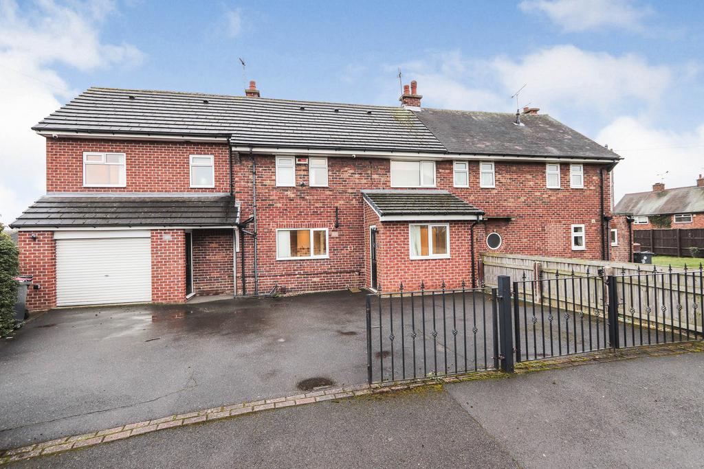 Hall Close Avenue, Whiston 4 bed semidetached house £1,230 pcm (£284 pw)