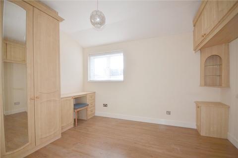 1 bedroom apartment to rent, Mount Lane