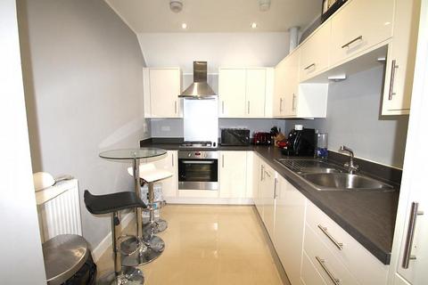 2 bedroom apartment to rent, Drake House