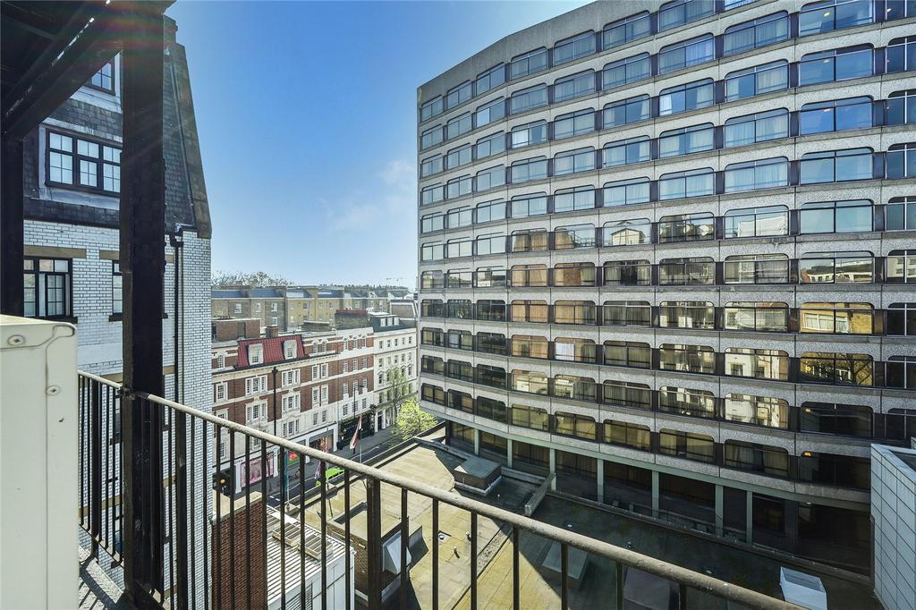 House in London, Royal Borough of Kensington and Chelsea - View 2