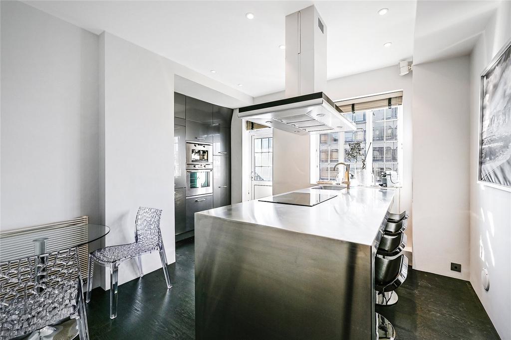 House in London, Royal Borough of Kensington and Chelsea - View 5