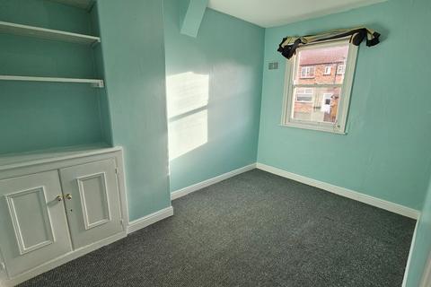 2 bedroom flat to rent, 15 Victoria Park Avenue