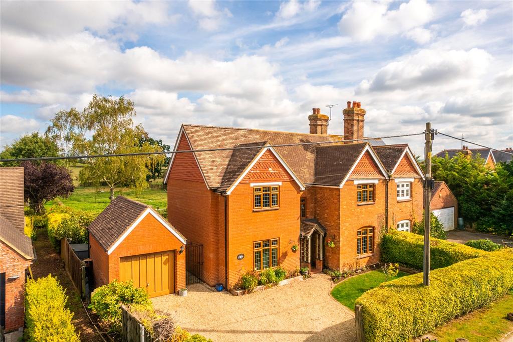 Main Street, Grendon Underwood... 5 bed house for sale £675,000