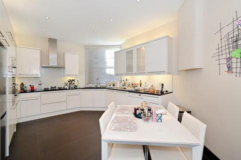 4 bedroom flat for sale, Oakwood Court, Holland Park, London W14