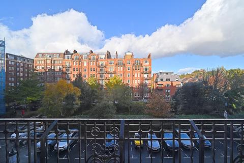 108 Oakwood Court, London, W14 8JZ