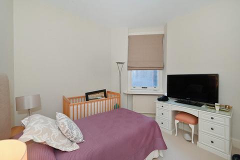108 Oakwood Court, London, W14 8JZ