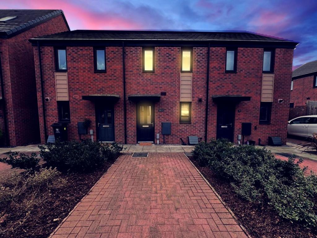 Potter Street, Old St. Mellons 2 bed terraced house to rent £1,250