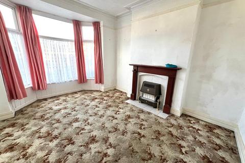 2 bedroom end of terrace house for sale - Lawrence Avenue, Hull HU8