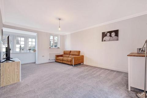 8 Hare Bridge Crescent, Ingatestone, CM4 9DR