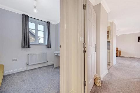 8 Hare Bridge Crescent, Ingatestone, CM4 9DR